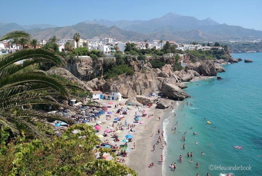 Chez Alison! Central Nerja Apt エクステリア 写真